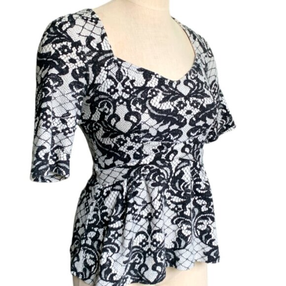 Anthropologie Postmark Leia Lace Pattern Swing Peplum Top S Black & White 37D - Picture 3 of 9